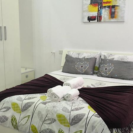 One Bedroom Tea Apartment Il-Gzira Buitenkant foto