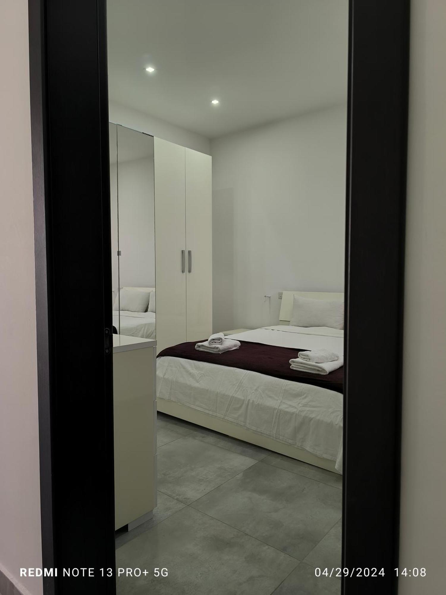 One Bedroom Tea Apartment Il-Gzira Buitenkant foto