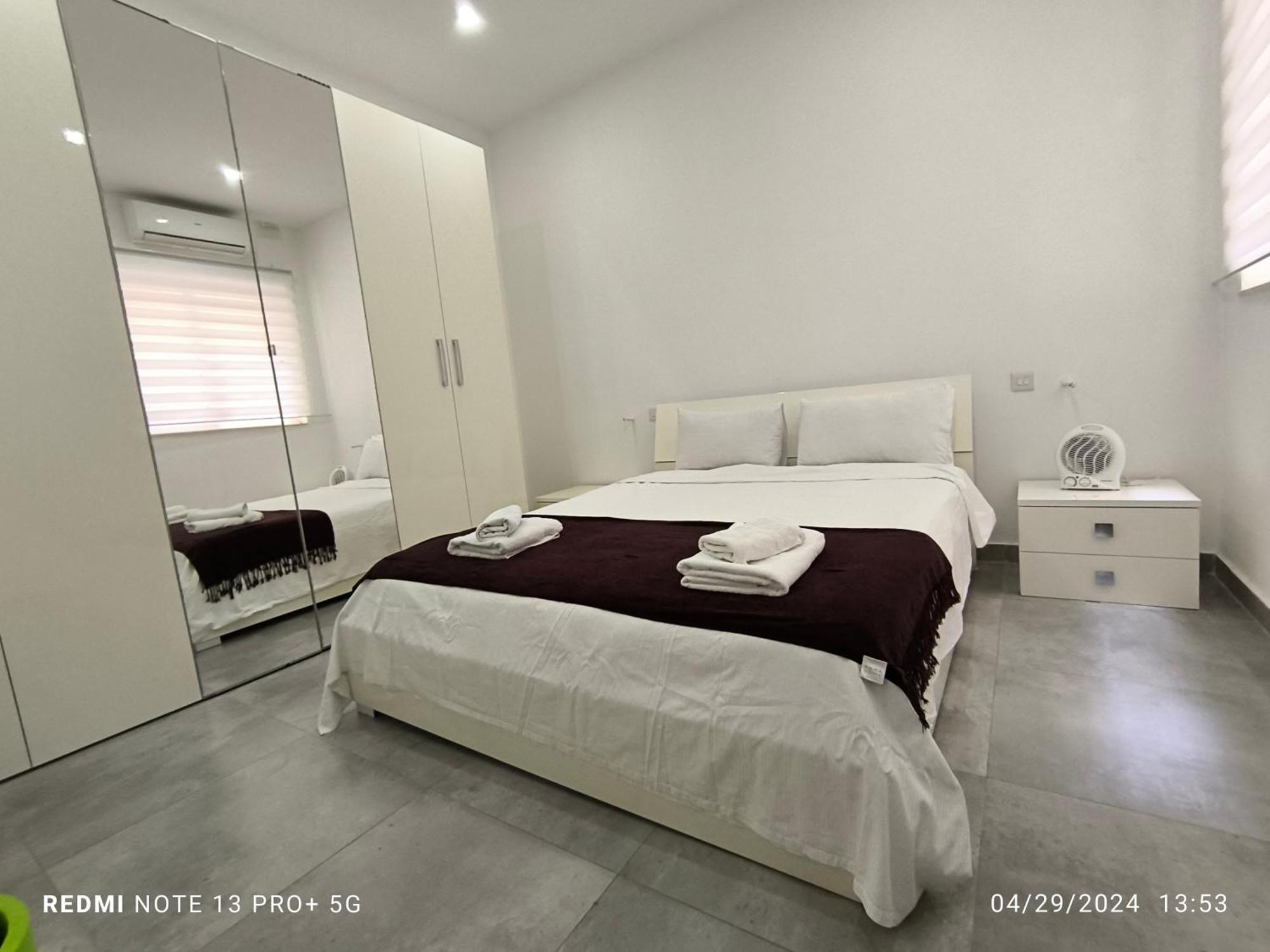 One Bedroom Tea Apartment Il-Gzira Buitenkant foto