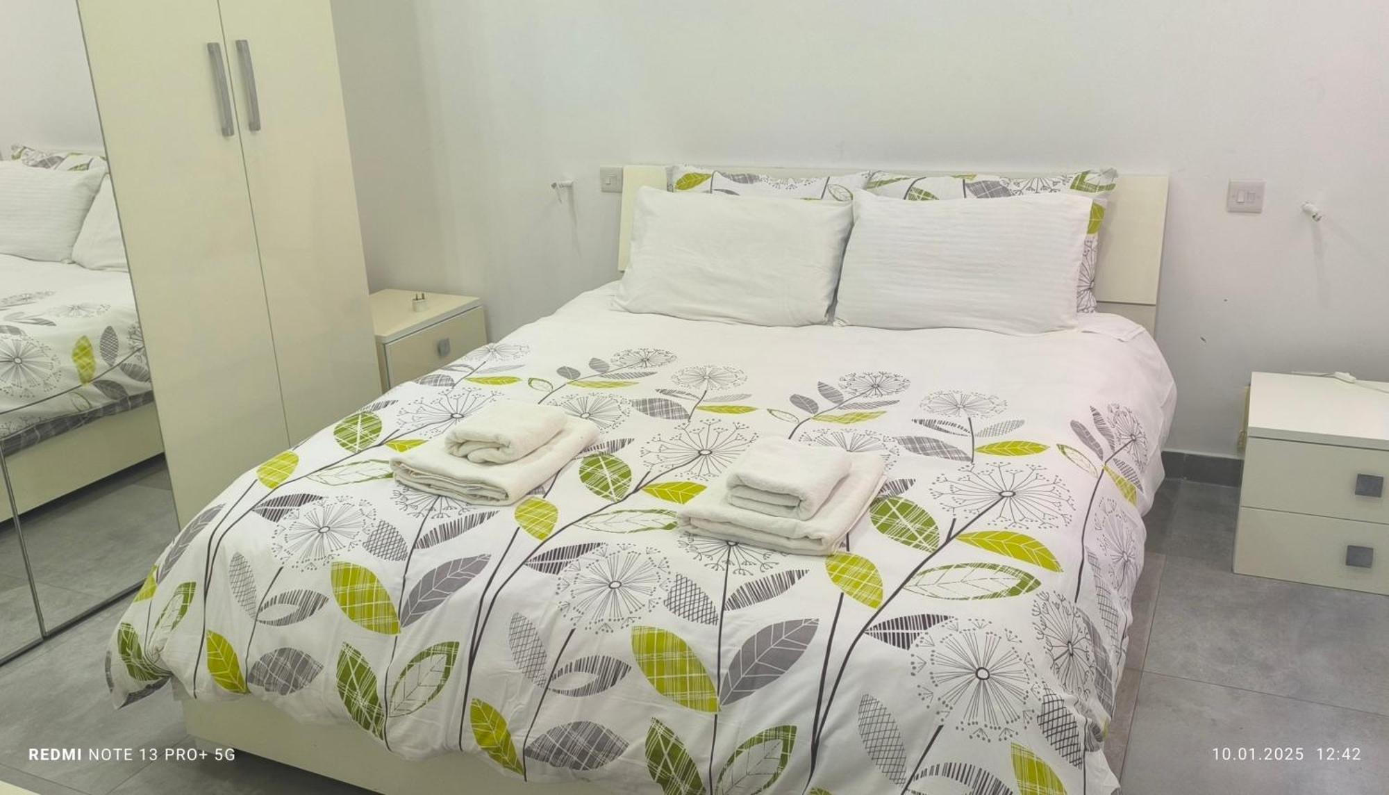 One Bedroom Tea Apartment Il-Gzira Buitenkant foto