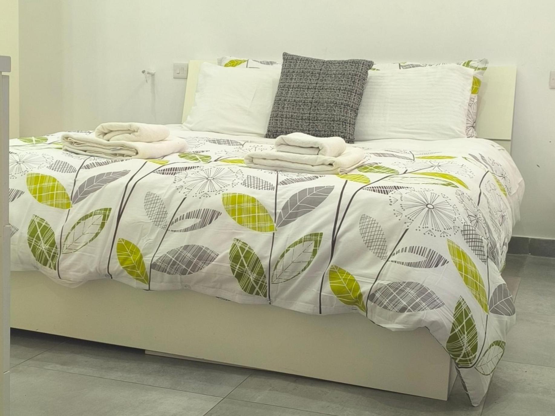 One Bedroom Tea Apartment Il-Gzira Buitenkant foto